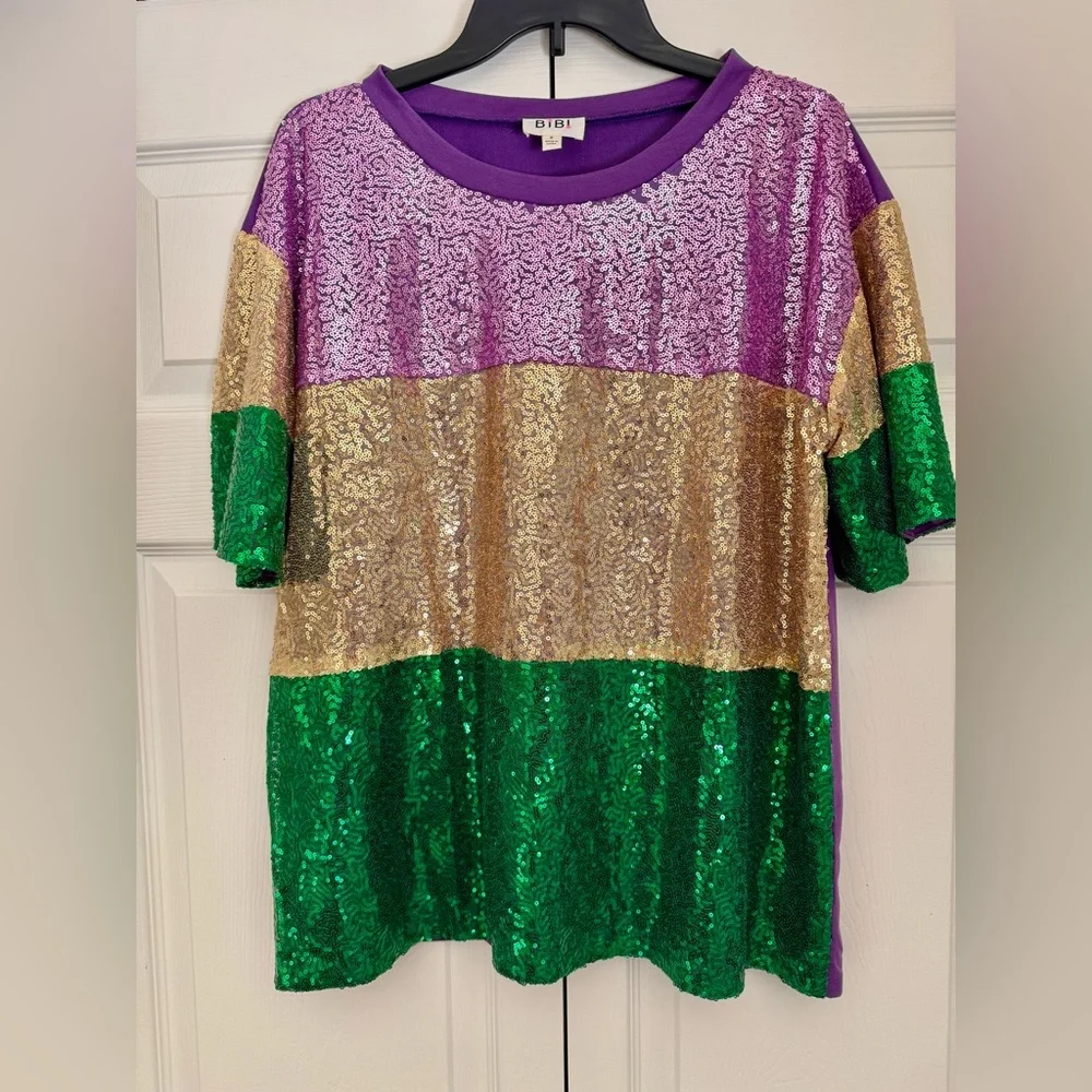 Festive sequined Mardi Gras tee— FAST ship
💜💚💛 - Picture 3 of 7